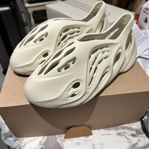 Adidas Yeezy Foam RNNR Sand 2022 Size 11 Brand New YZY Foam Runner